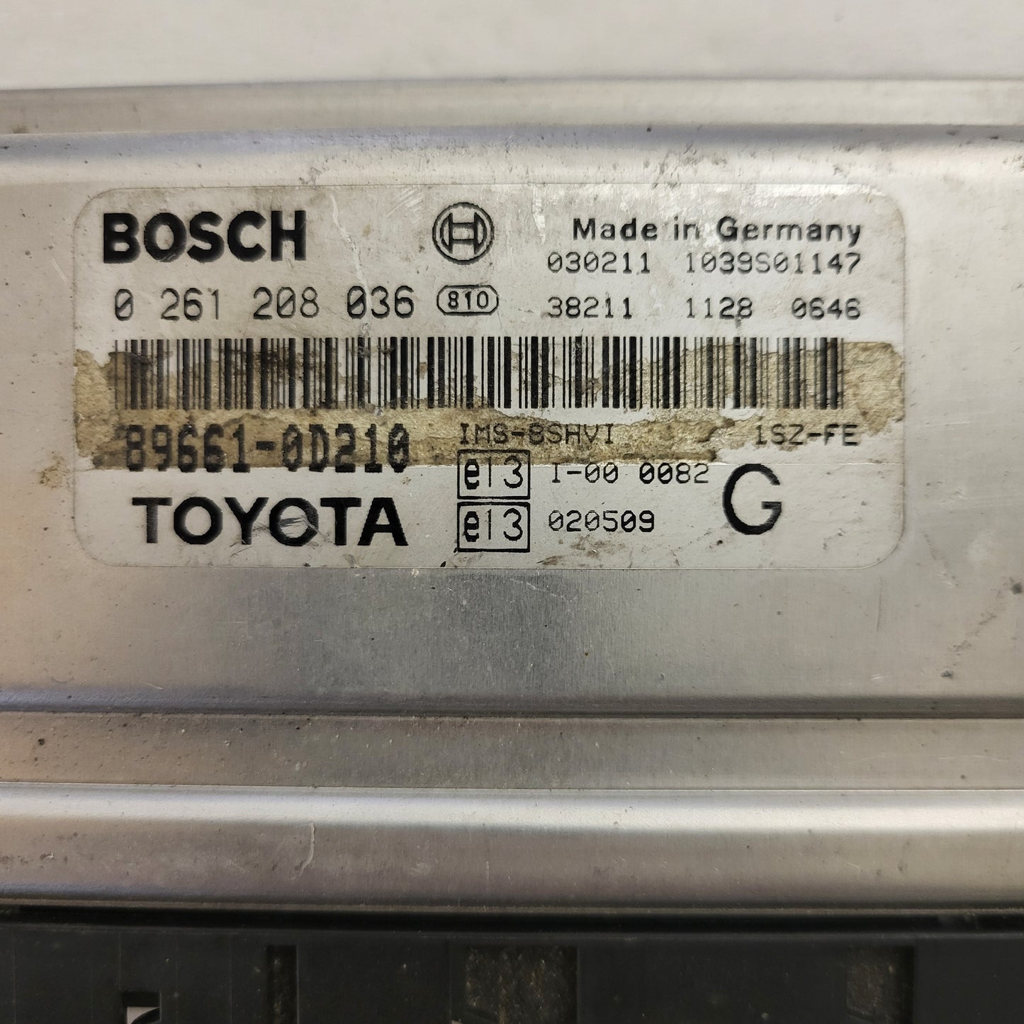 TOYOTA YARIS ECU / 0261208036 / 89661-0D210 / BOSCH