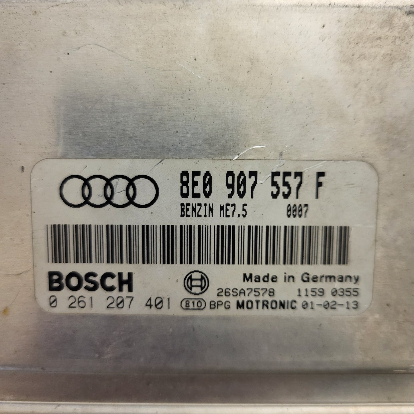 AUDI ECU / 8E0907557F / 0261207401 / ME7.5 / BOSCH