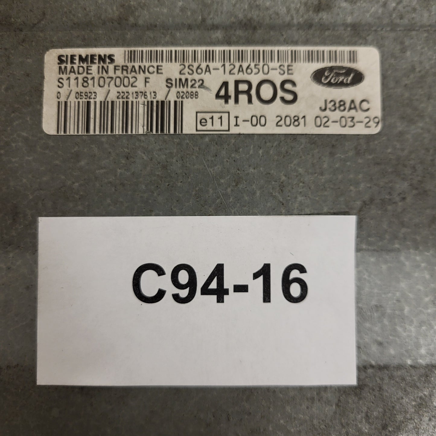 FORD FIESTA ECU / 2S6A-12A650-SE / S118107002 / S118107002F / 4ROS / SIM22 / SIEMENS