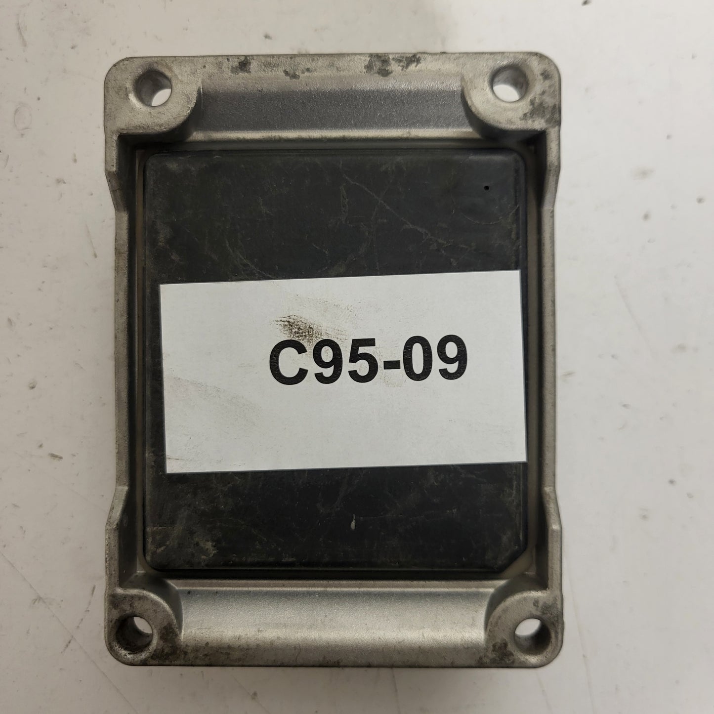 ALFA 147 1.6 ECU / 0261207727 / 00552049900 / BOSCH