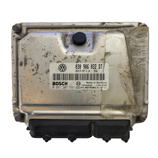 VW POLO ECU / 030906032DT / 0261207593 / ME7.5.10 / BOSCH