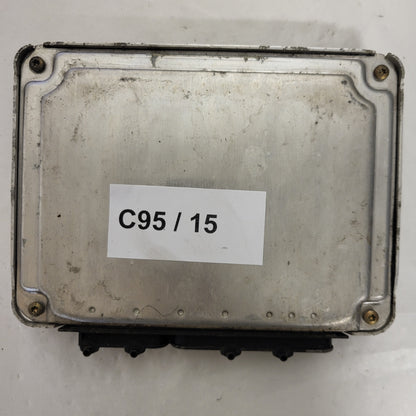 VW POLO ECU / 030906032DT / 0261207593 / ME7.5.10 / BOSCH