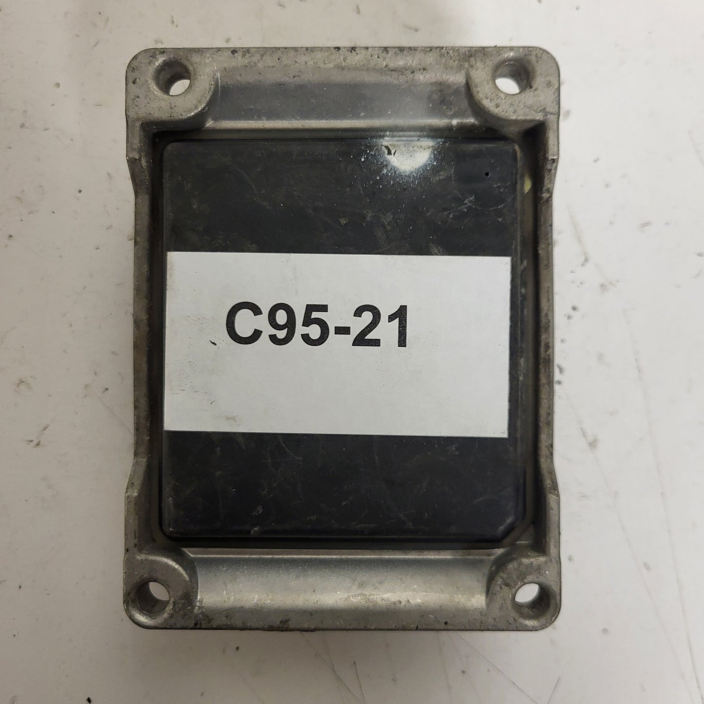 ALFA ROMEO 147 ECU / 0261206714 / 00735018130 / ME731 / ME731HA003 / BOSCH