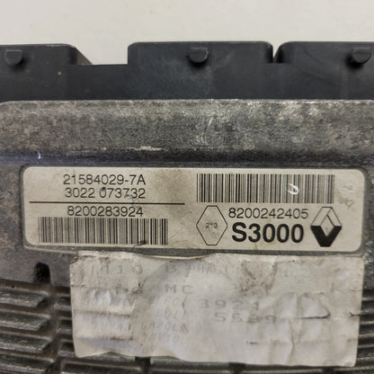 Renault Megane 1.6 16V ECU / 21584029-7A / 8200242405 / 8200283924 / S3000