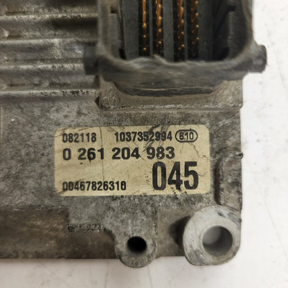 FIAT PUNTO ECU / 0261204983 / 1037352994 / 00467826310 / BOSCH