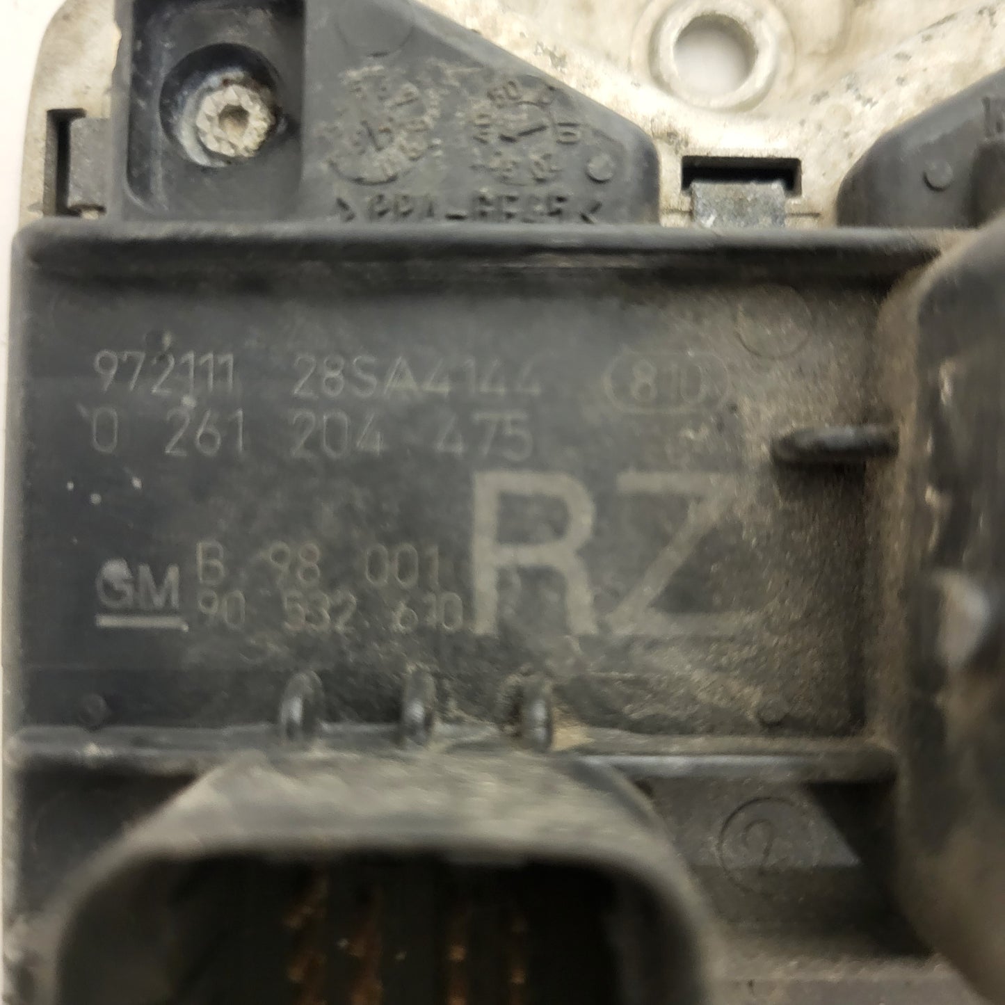 Opel ECU / 0261204475 / 90532610 / RZ / BOSCH