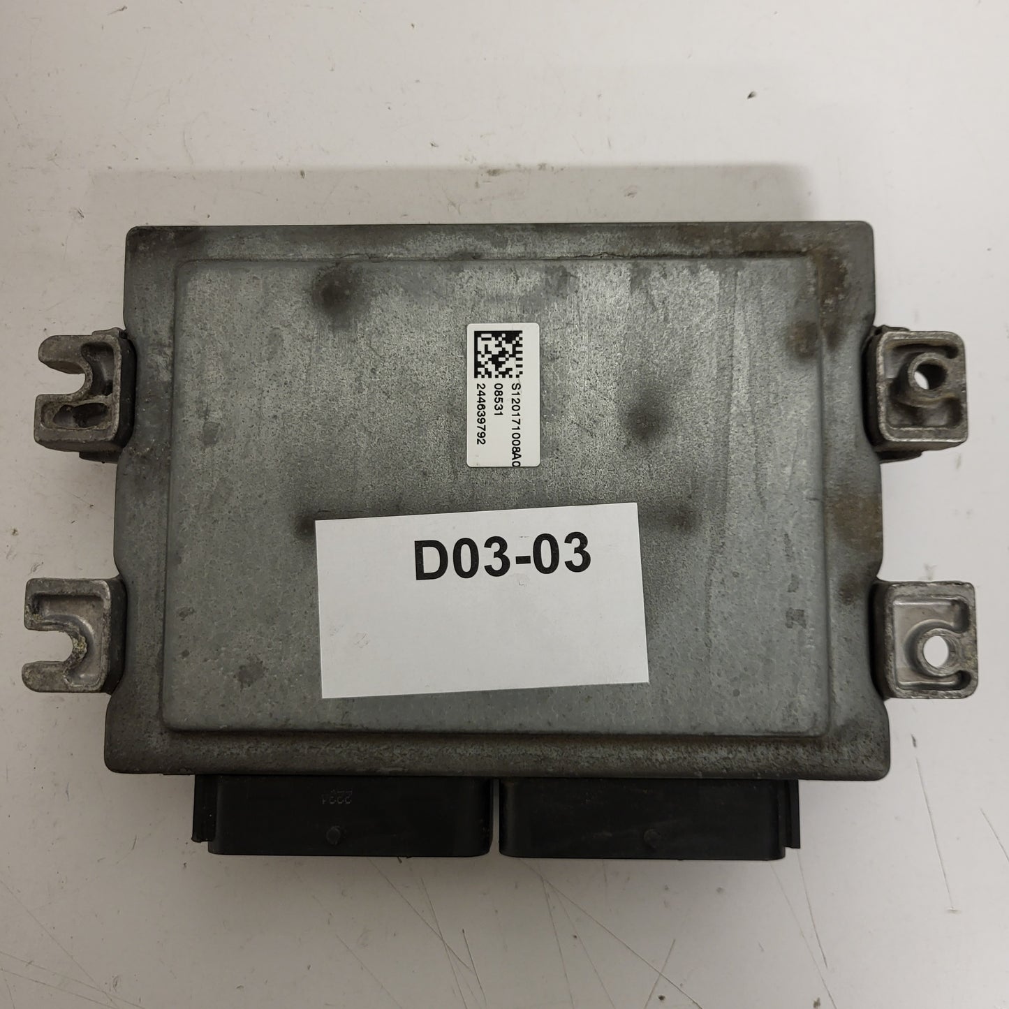 RENAULT CLIO ECU / S118301123 / S118301123A / EMS3134 / 8200392704 / 8200392680