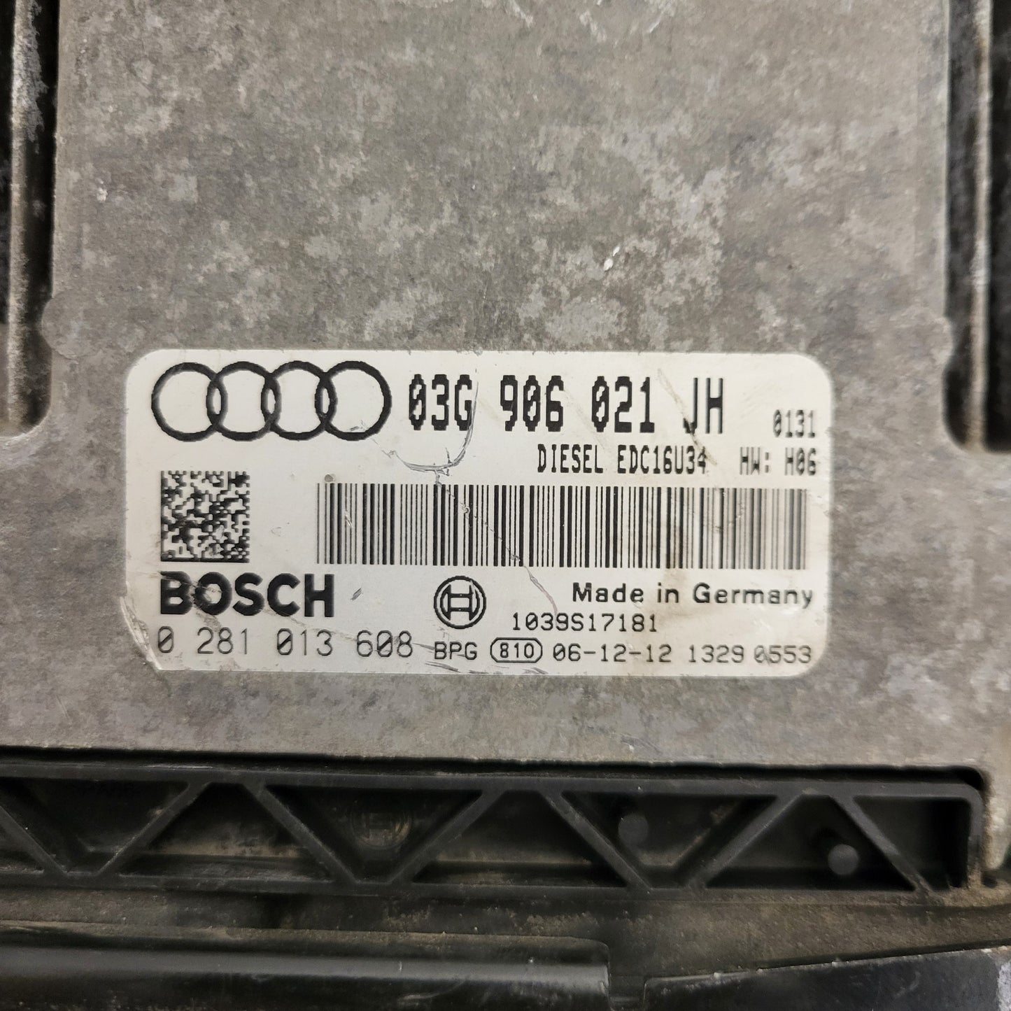 AUDI A4 B8 ECU / 03G906021JH / 0281013608 / EDC16U34 / BOSCH