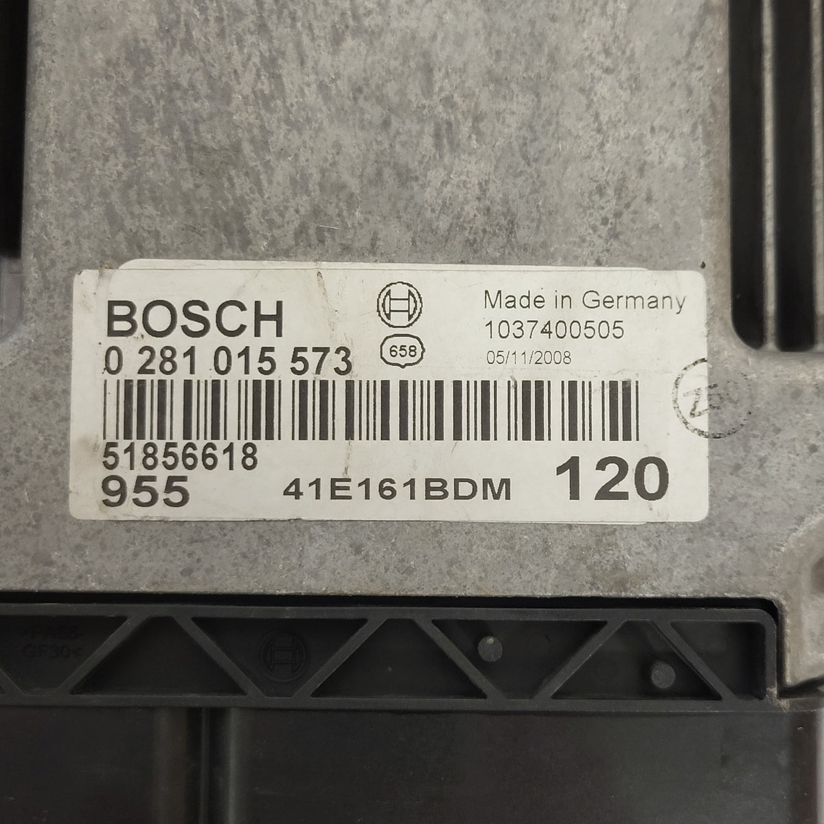 ALFA ROMEO MITO ECU / 0281015573 / 51856618 / BOSCH - D04-11 - 2