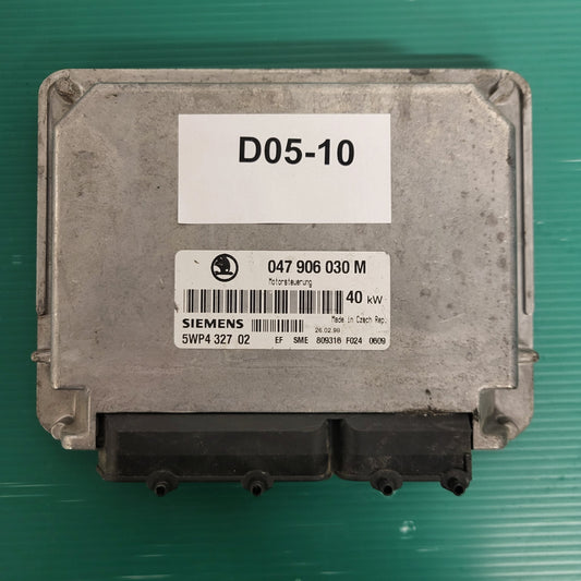 ŠKODA FELICIA ECU / 047906030M / 5WP4327 02 / SIEMENS