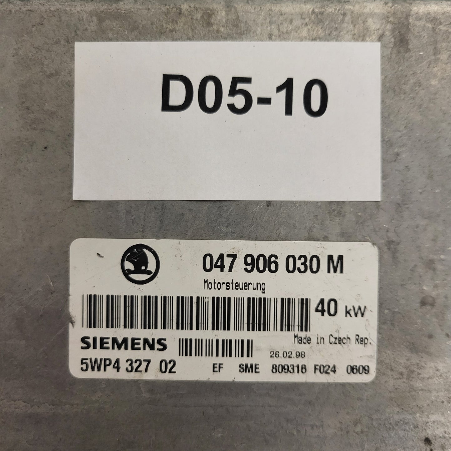 ŠKODA FELICIA ECU / 047906030M / 5WP4327 02 / SIEMENS