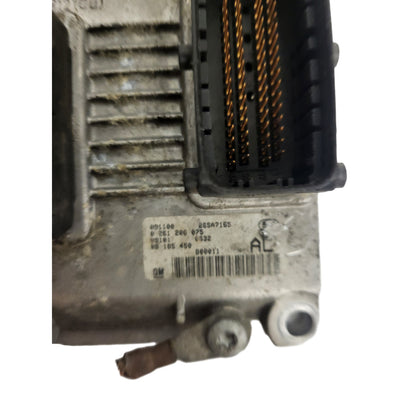 Opel Corsa ECU / 0261206075 / 09185450 / BOSCH