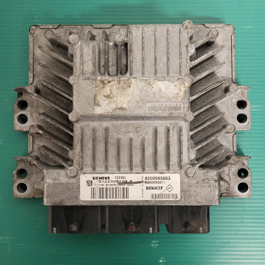 RENAULT MEGANE SCENIC ECU / S122326109A 8200565863 8200592611 SID301 S122326109