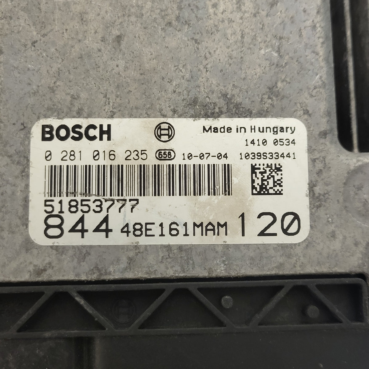 LANCIA DELTA ECU / 0281016235 / 51853777 / 1039S33441 / BOSCH - D07-10 - 2