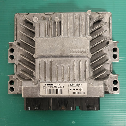 RENAULT MEGANE SCENIC ECU / S122326109A 8200565863 8200592611 SID301 S122326109
