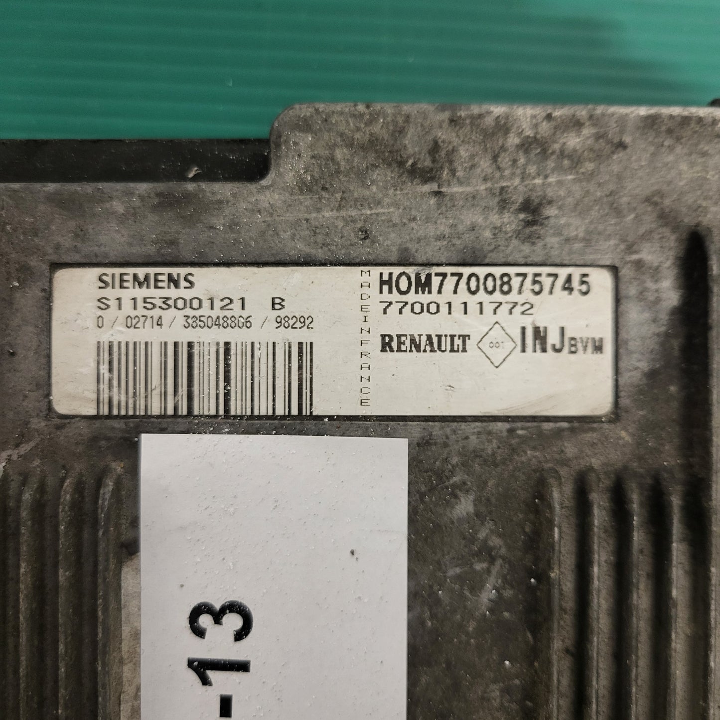 Renault ECU / S115300121B / S115300121 / HOM7700875745 / 7700111772