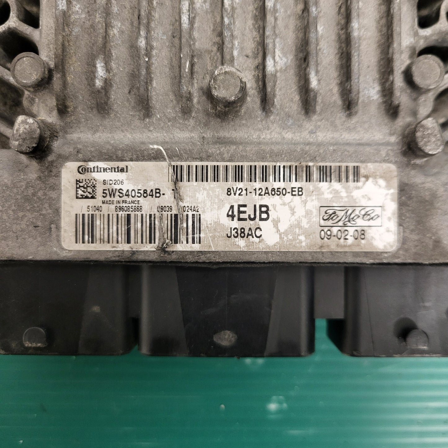 FORD ECU / 5WS40584B-T / 8V21-12A650-EB / 4EJB / SID206 / CONTINENTAL