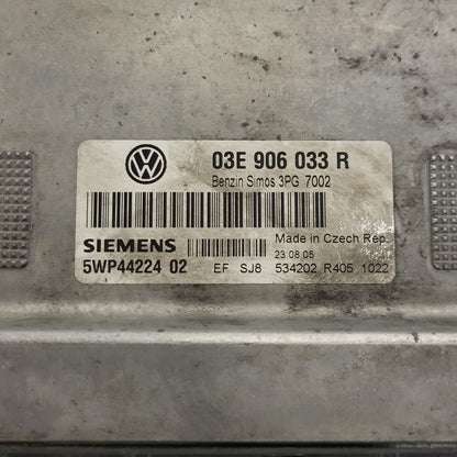VW POLO SEAT IBIZA ECU / 03E906033R / 5WP44224 02 / 3PG 7002 / 03E906033 SIEMENS - D09-13 - 2