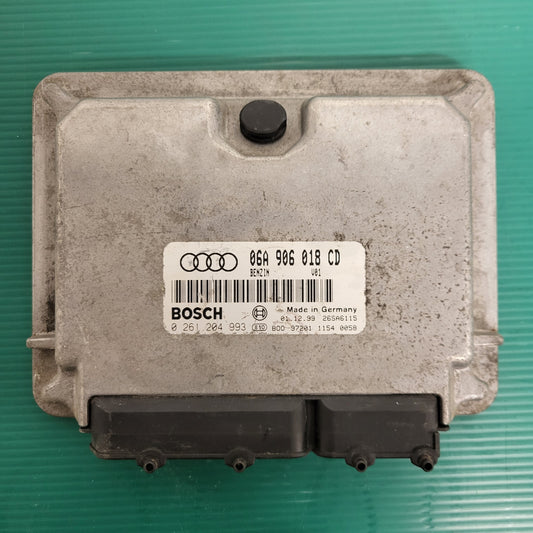 AUDI A3 ECU / 06A906018CD / 0261204993 / BOSCH
