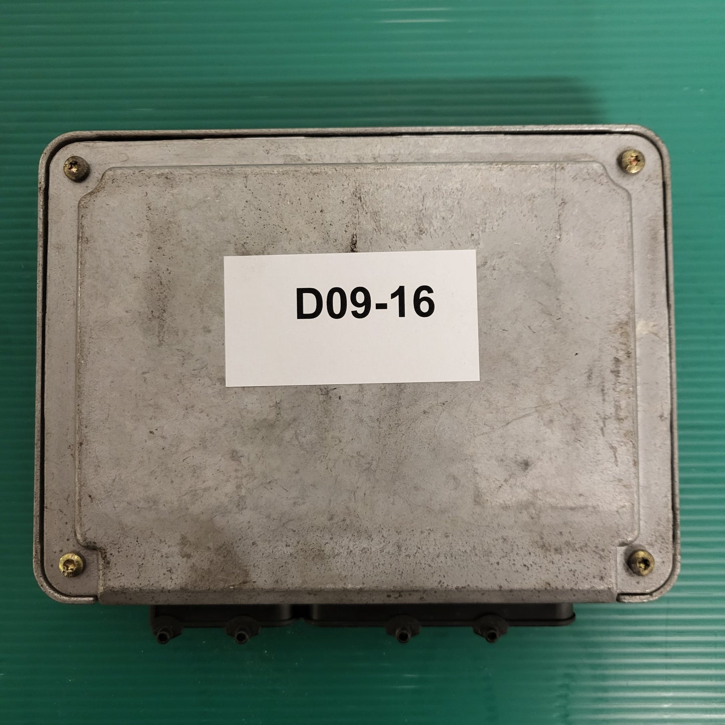 AUDI A3 ECU / 06A906018CD / 0261204993 / BOSCH