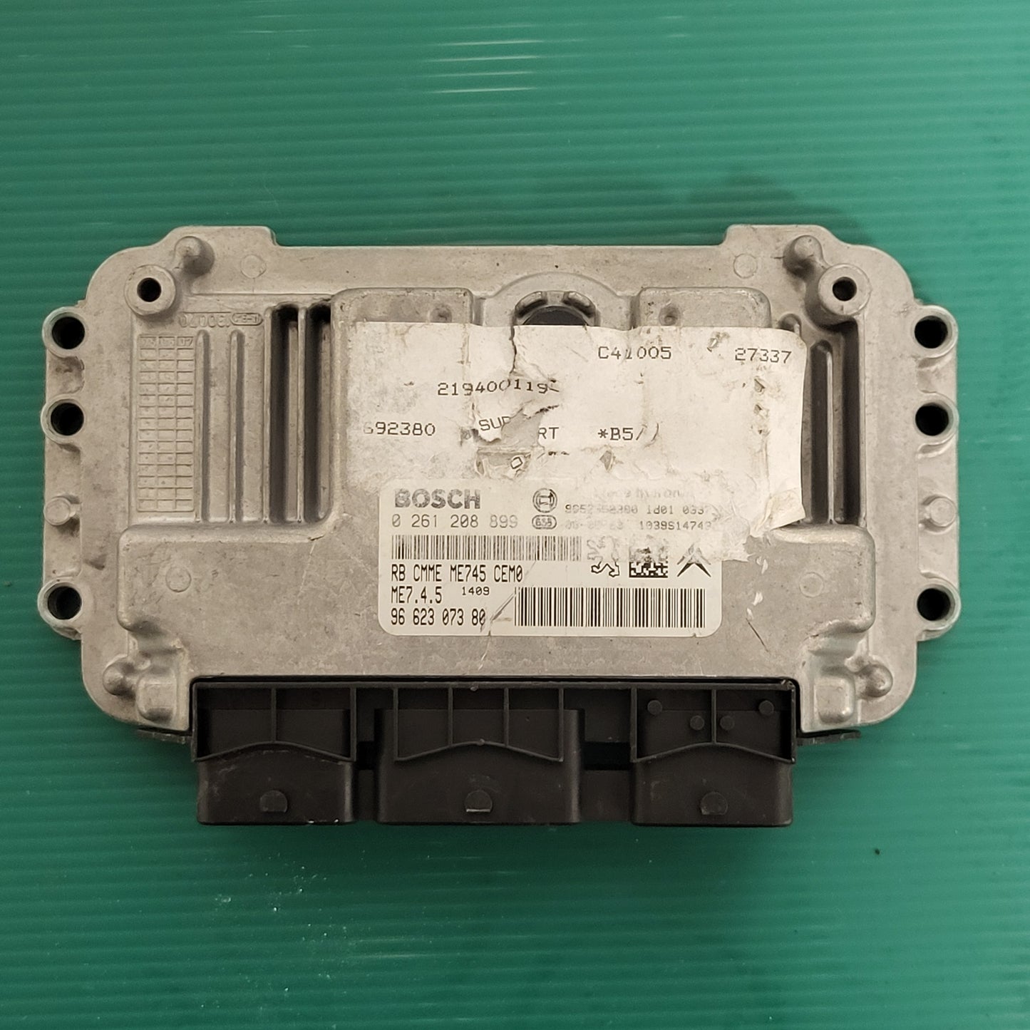 PEUGEOT CITROEN ECU / 0261208899 / 9662307380 / ME7.4.5 / BOSCH