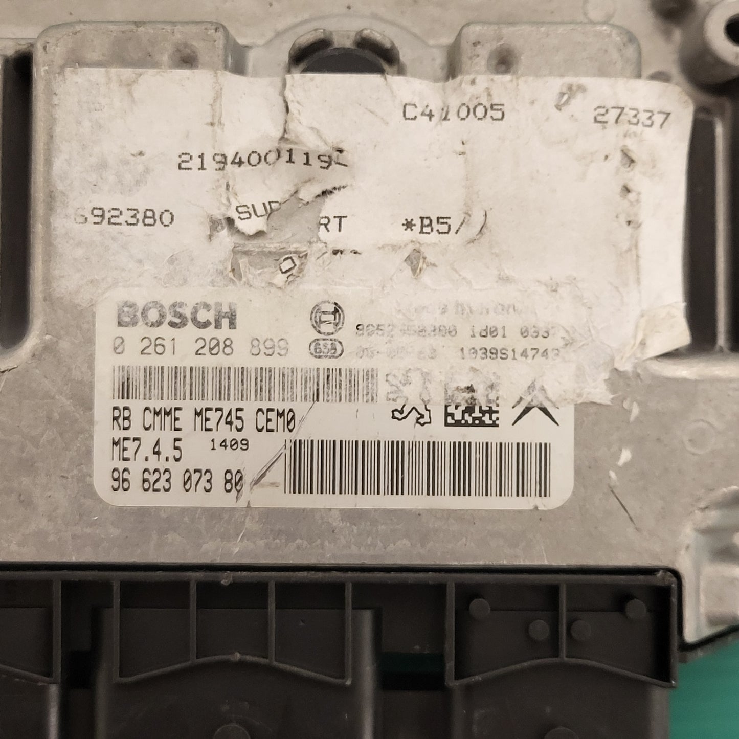 PEUGEOT CITROEN ECU / 0261208899 / 9662307380 / ME7.4.5 / BOSCH