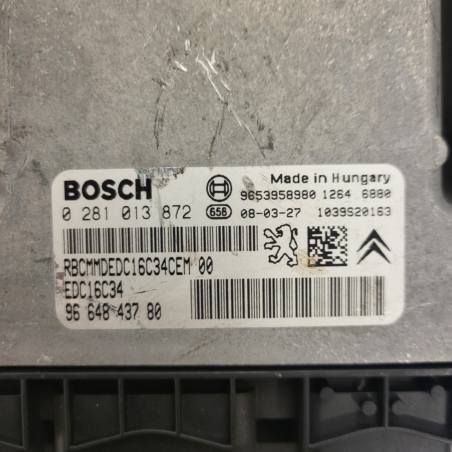 Peugeot Citroen ECU / 0281013872 / 9664843780 / EDC16C34 / BOSCH
