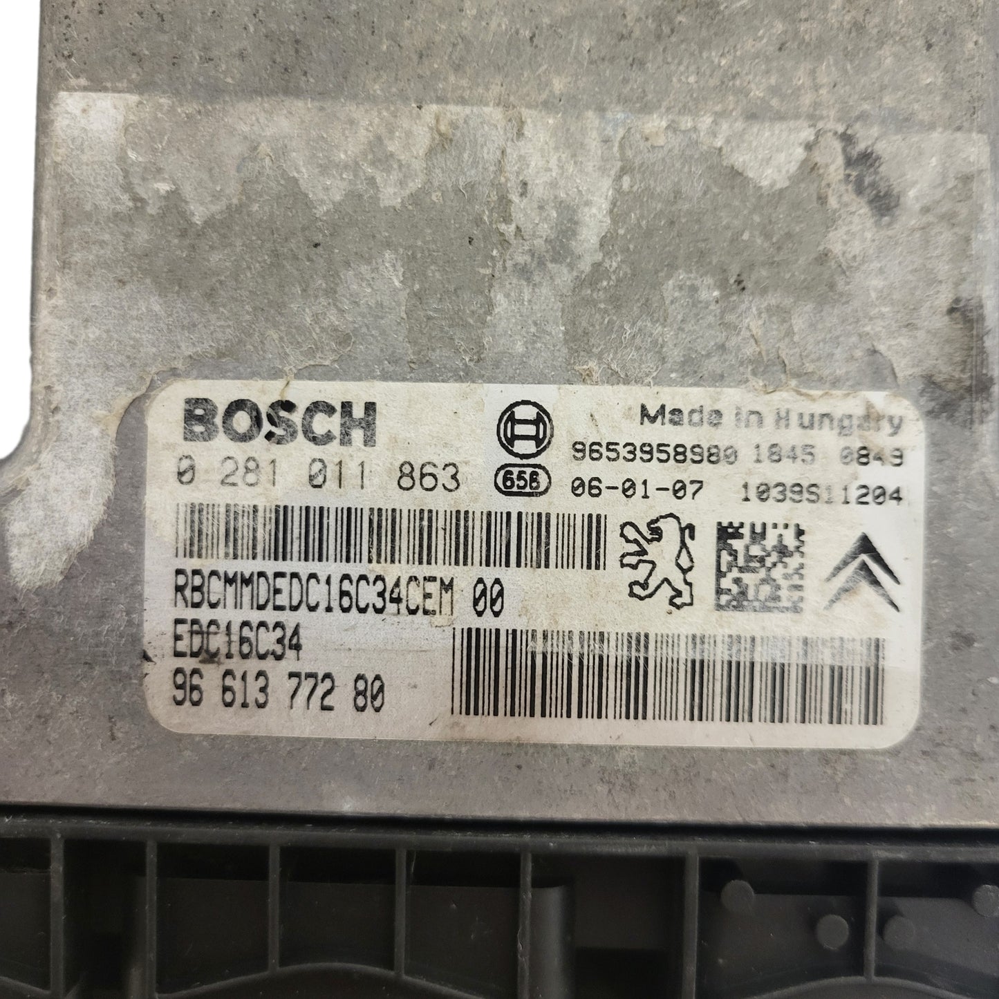Peugeot Citroen ECU / 0281011863 / 9661377280  / EDC16C34 / 9653958980 / BOSCH