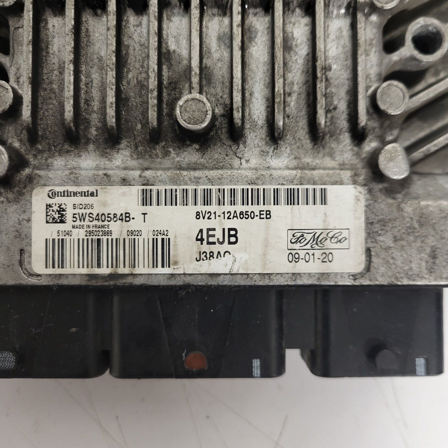 FORD ECU / 5WS40584B-T / 8V21-12A650-EB / 4EJB / SID206 / CONTINENTAL