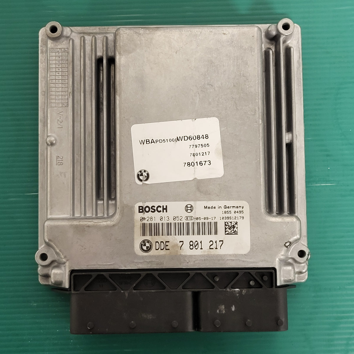 BMW X3 3.0 M57 ECU / 0281013052 / DDE 7801217 / DDE7801217 / BOSCH - D12-13 - 1