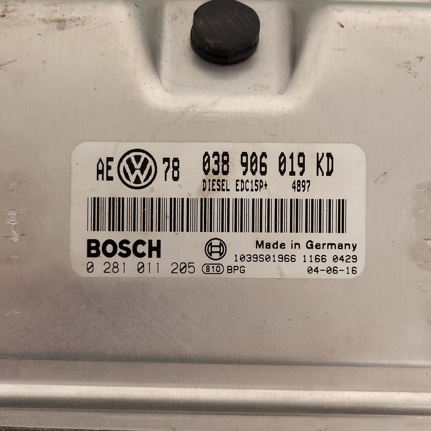 VW PASSAT B5 ECU / 038906019KD / 0281011205 / EDC15P+ / BOSCH