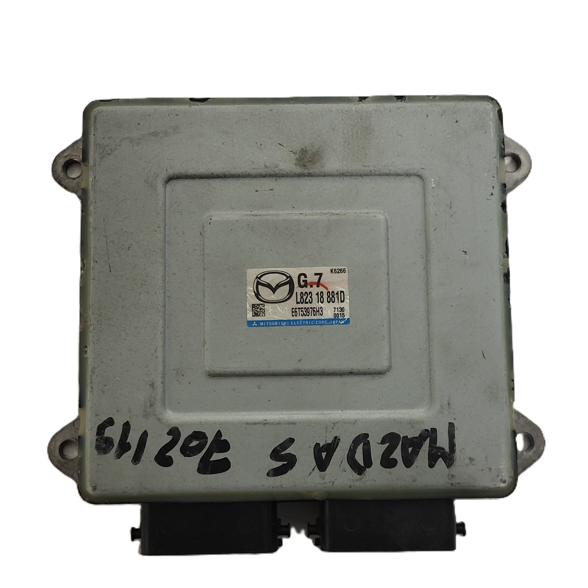 MAZDA 5 ECU / E6T53976H3 / L823 18 881D / MITSUBISHI - D15-11 - 1