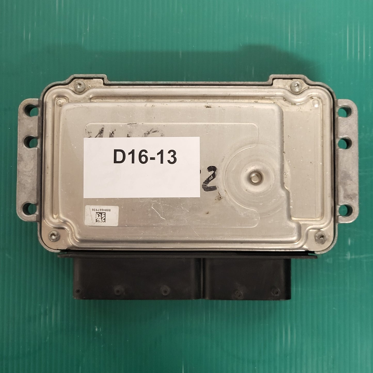 ALFA MITO 1.4 ECU / 51864444 / 51864444B / 0261S05142 / 1039S42116 / A152 BOSCH