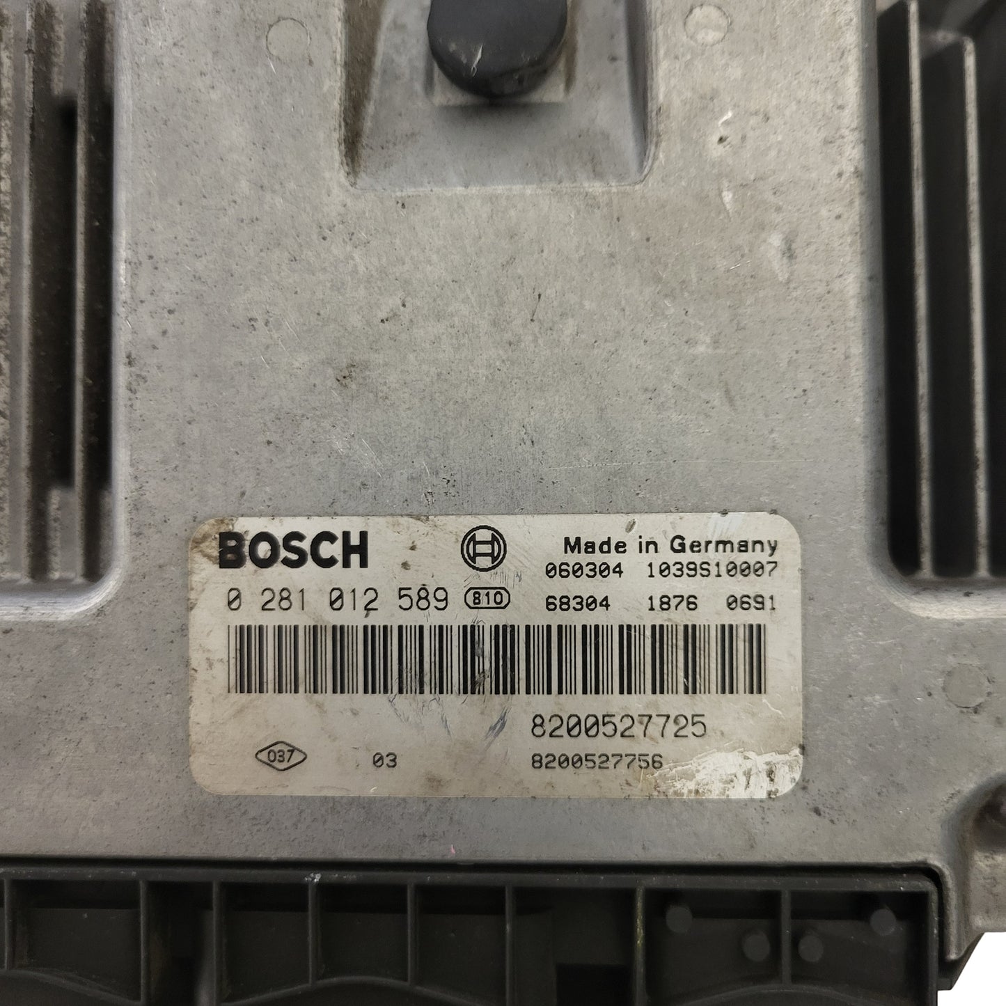 Renault ECU / 0281012589 / 8200527725 / 8200527756 / BOSCH