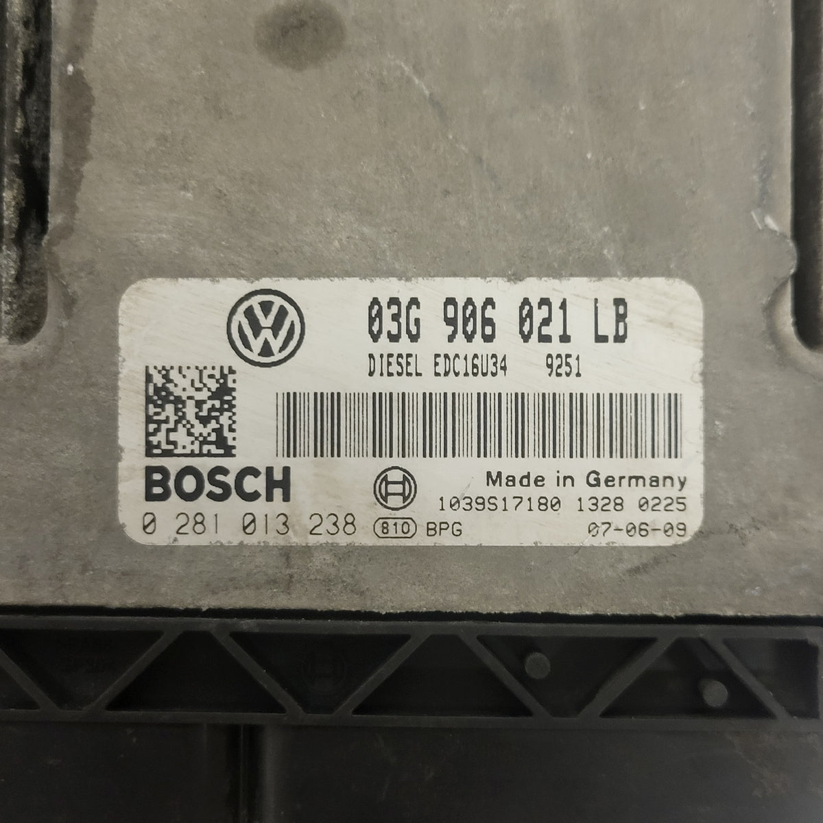 SKODA OCTAVIA ECU / 03G906021LB / 0281013238 / 03G906021 / EDC16U34 / BOSCH - D25-09 - 2