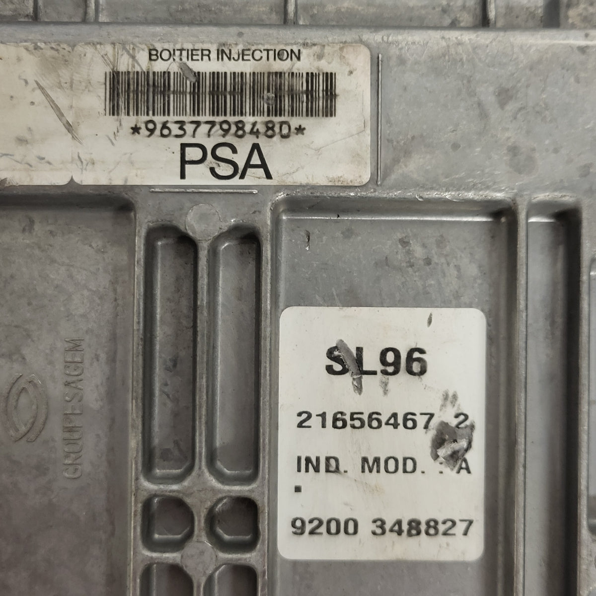 PEUGEOT 406 ECU / SL96-3 / 21656467-2 / 9637798480 / - D26-01 - 2
