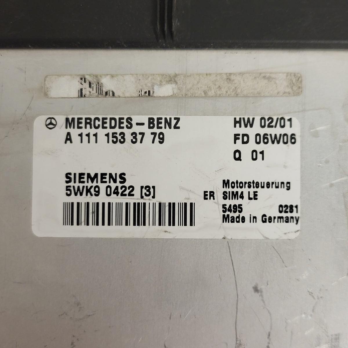 MERCEDES SLK ECU / A1111533779 / A 111 153 37 79 / 5WK9 0422 / SIM4 LE / SIEMENS - D26-06 - 3