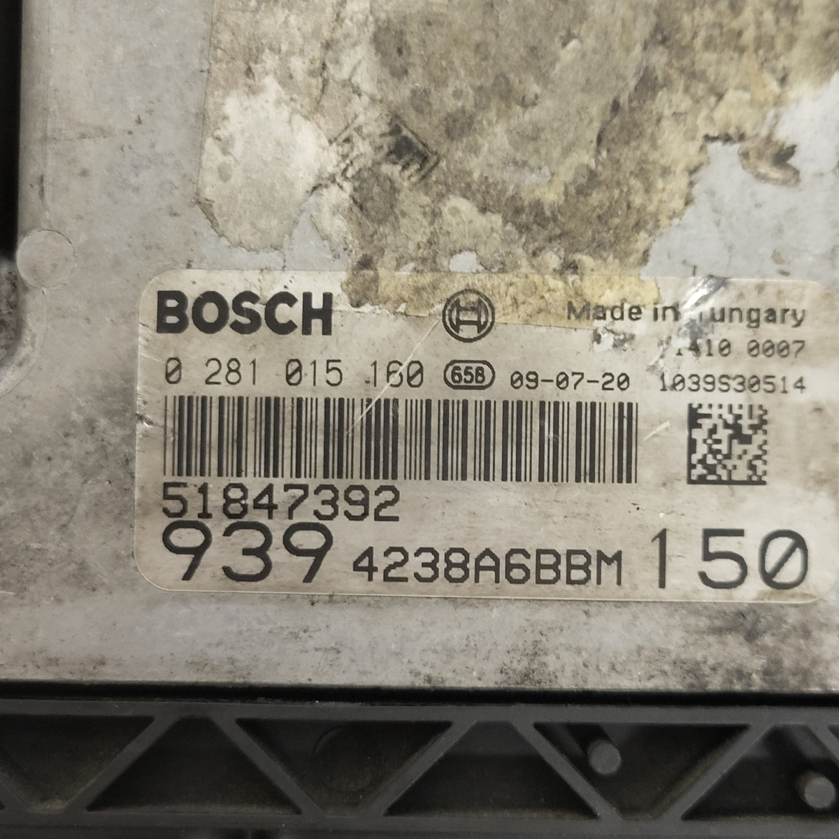 ALFA ROMEO 159 1.9 ECU / 0281015160 / 51847392 / BOSCH - D26-10 - 2