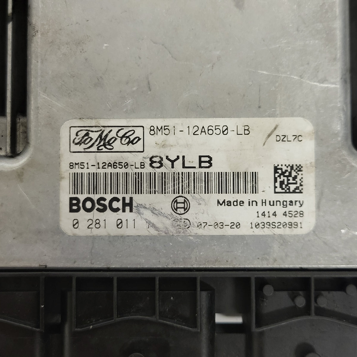 FORD FOCUS ECU / 8M51-12A650-LB / 0281011701 / 8YLB / DZL7C / BOSCH - D26-14 - 2