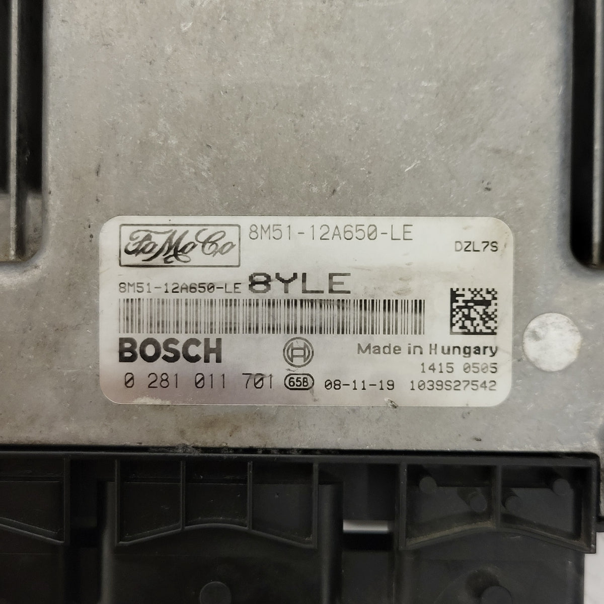 FORD FOCUS ECU / 8M51-12A650-LE / 0281011701 / 8YLE / DZL7S / BOSCH - D26-18 - 2