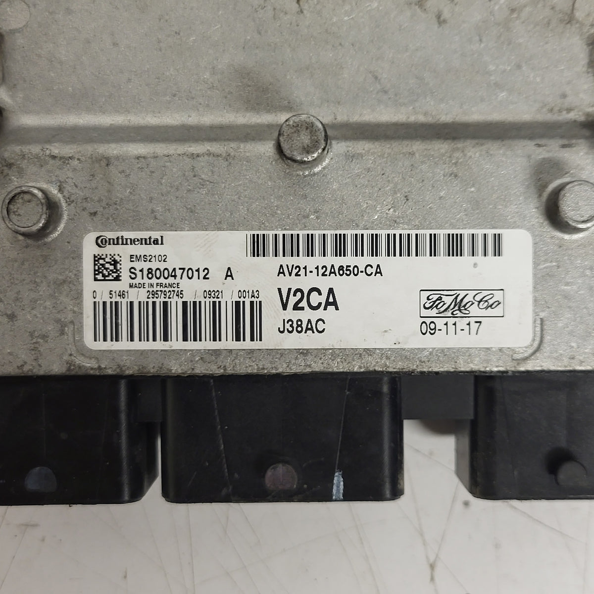 Ford ECU / S180047012A / AV21-12A650-CA / EMS2102 / V2CA / CONTINENTAL - D26-20 - 2