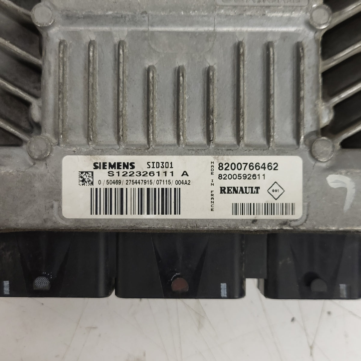Renault ECU / S122326111A / S122326111 / 8200766462 /8200592611 / SID301 SIEMENS - D26-24 - 2