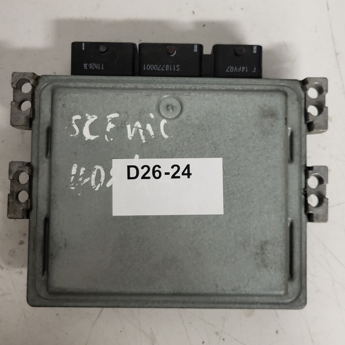 Renault ECU / S122326111A / S122326111 / 8200766462 /8200592611 / SID301 SIEMENS - D26-24 - 3