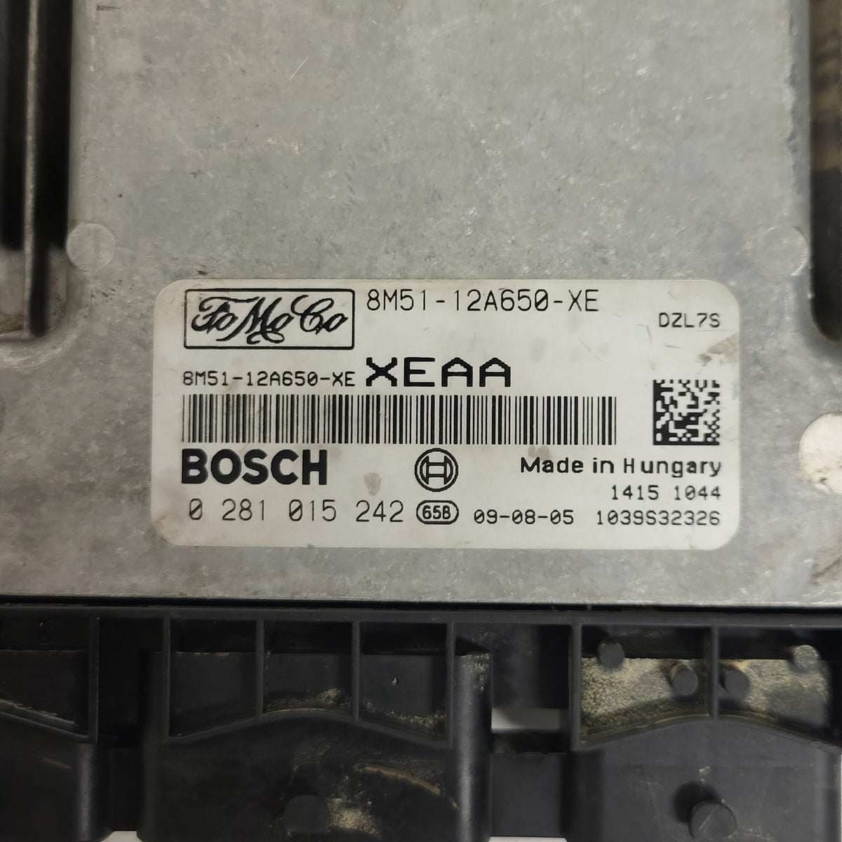 FORD FOCUS ECU / 8M51-12A650-XE / 0281015242 / XEAA / DZL7S / BOSCH - D27-04 - 2