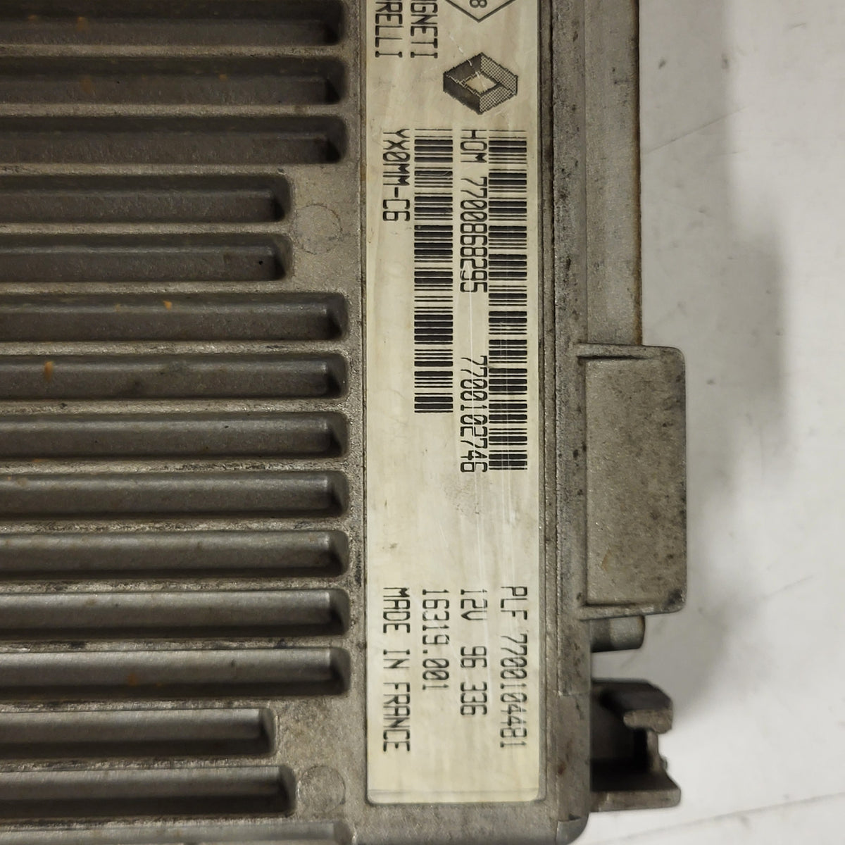 RENAULT ECU / 7700868295 / 7700102746 / 7700104481 / MAGNETI MARELLI - D27-21 - 2