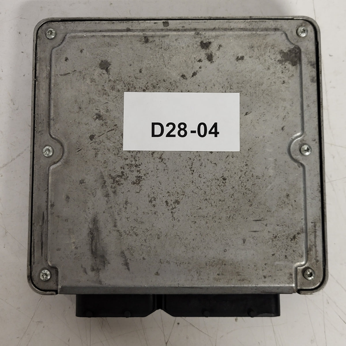VOLKSWAGEN ECU / 03C906013B / 0261S01011 / 03C906013 / MED7.5.11 / BOSCH - D28-04 - 3
