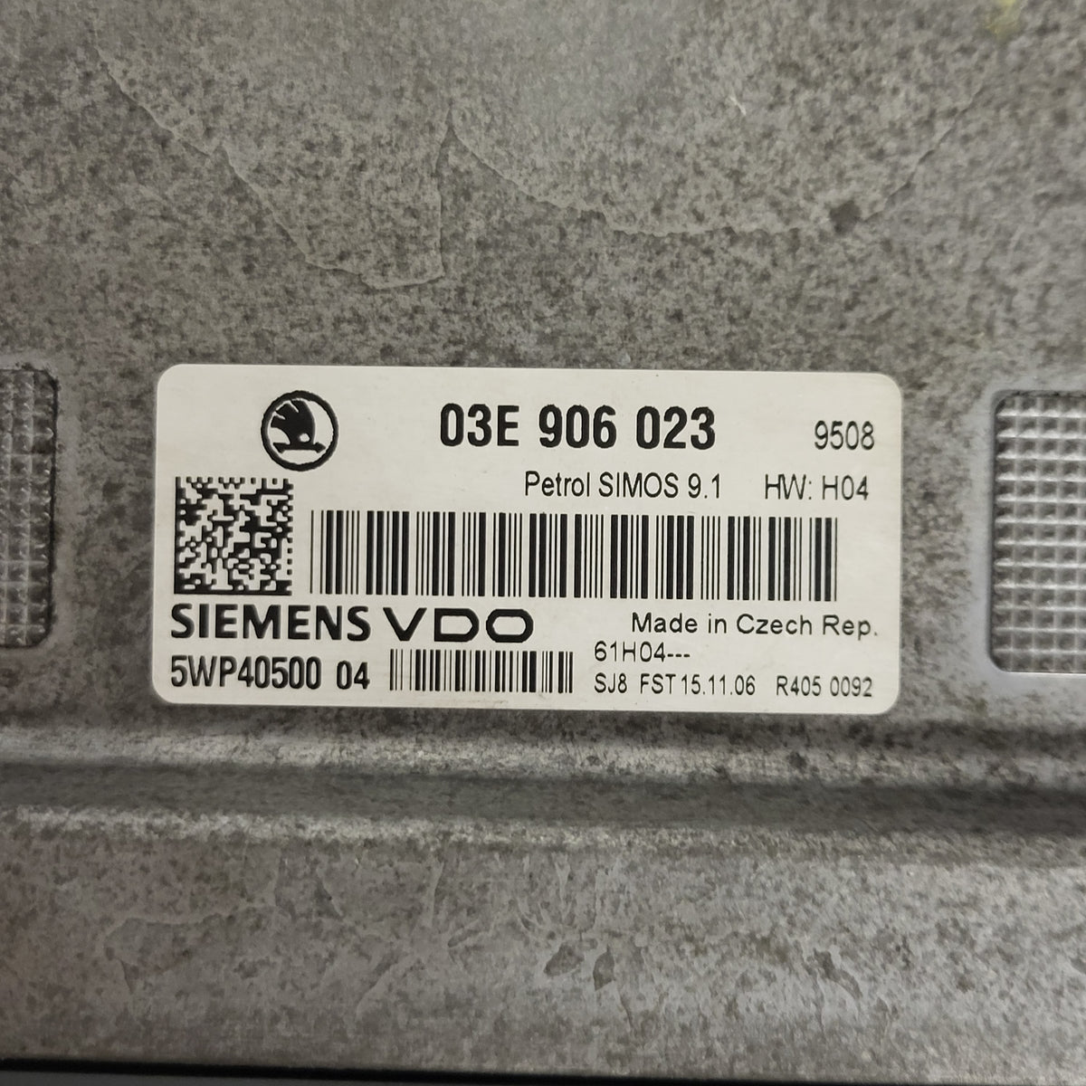 VW SEAT ŠKODA ECU / 03E906023 / 5WP40500 04 / SIMOS 9.1 / SIEMENS - D28-17 - 2