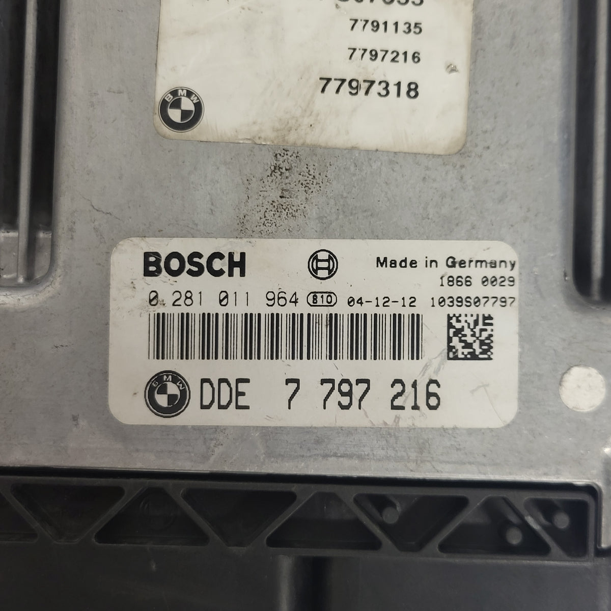BMW 1 E87 118D ECU / 0281011964 / DDE 7797216 / DDE7797216 / 0281 011 964 BOSCH - D29-07 - 2