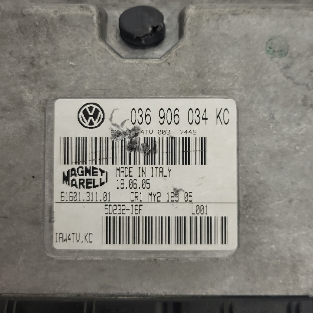 VOLKSWAGEN SEAT ECU / 036906034KC / IAW 4TV.KC / 61601.311.01 / MAGNETI MARELLI - D29-19 - 2