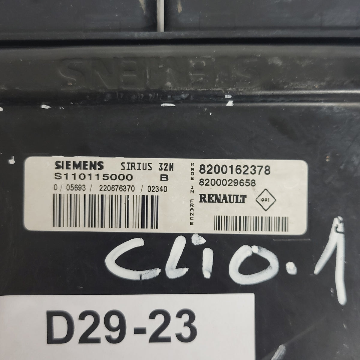 RENAULT CLIO ECU / S110115000 B / S110115000B / 32N / 8200162378 / 8200029658 - D29-23 - 2